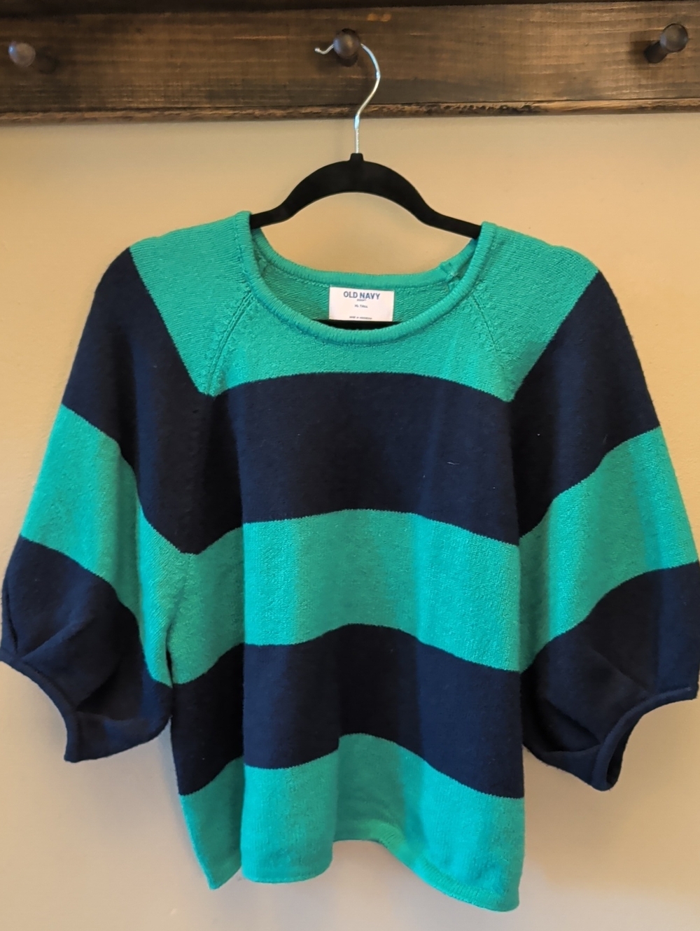 Old Navy Kelly green and Navy Wide-Stripe Crewneck Sweater